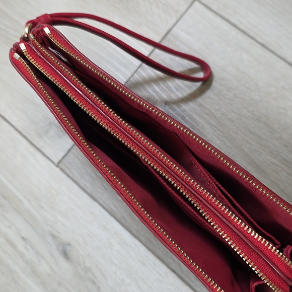 Coach Marlon Hobo In Signature Canvas With Wallet - Picture 15 of 16